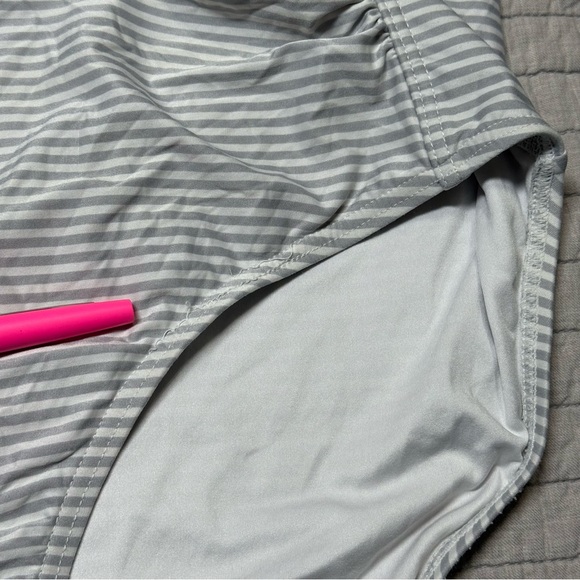 Nip Tuck Swim Gray & White Striped One-piece Swimsuit Size 12 - Picture 7 of 11